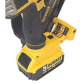 DeWalt DCN692P2-GB 90mm 18V 2 x 5.0Ah Li-Ion XR Brushless First Fix Cordless Nail Gun 5 DeWalt DCN692P2-GB 90mm 18V 2 x 5.0Ah Li-Ion XR Brushless First Fix Cordless Nail Gun - Image 5