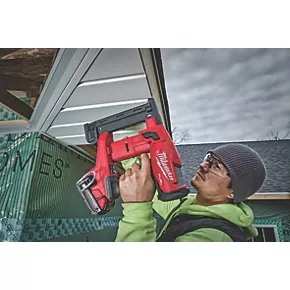 Milwaukee M18FNCS18GS-0X 9.5mm 18V Li-Ion RedLithium Brushless First Fix Cordless Nail Gun - Bare 6 Milwaukee M18FNCS18GS-0X 9.5mm 18V Li-Ion RedLithium Brushless First Fix Cordless Nail Gun - Bare - Image 6